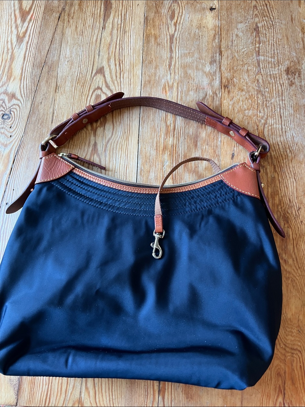 Classic NAVY  nylonShoulder Bag with LEATHER Trim..lots of pockets..center zip